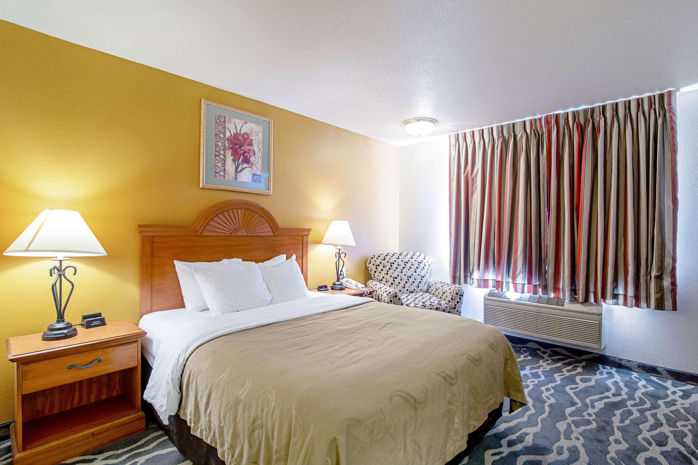 Quality Inn Huron Ngoại thất bức ảnh