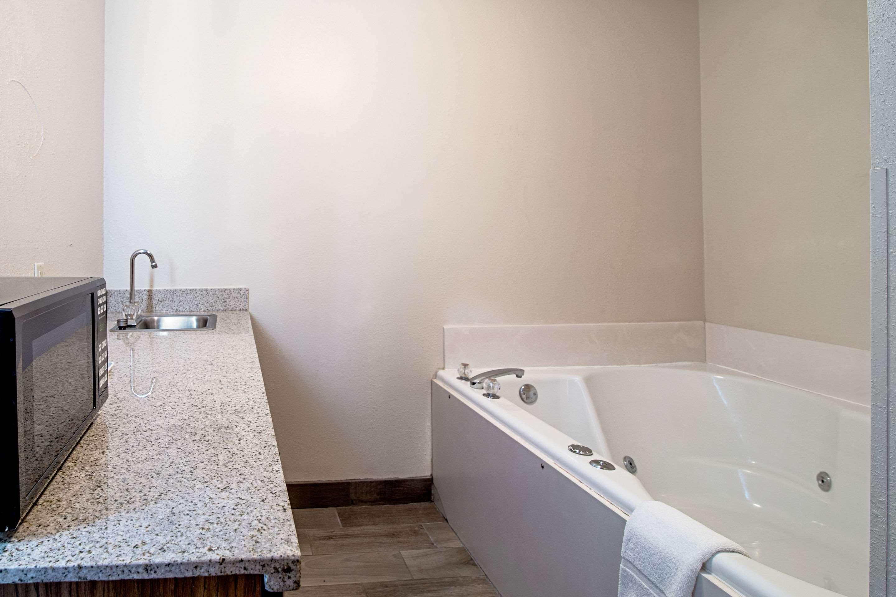 Quality Inn Huron Ngoại thất bức ảnh
