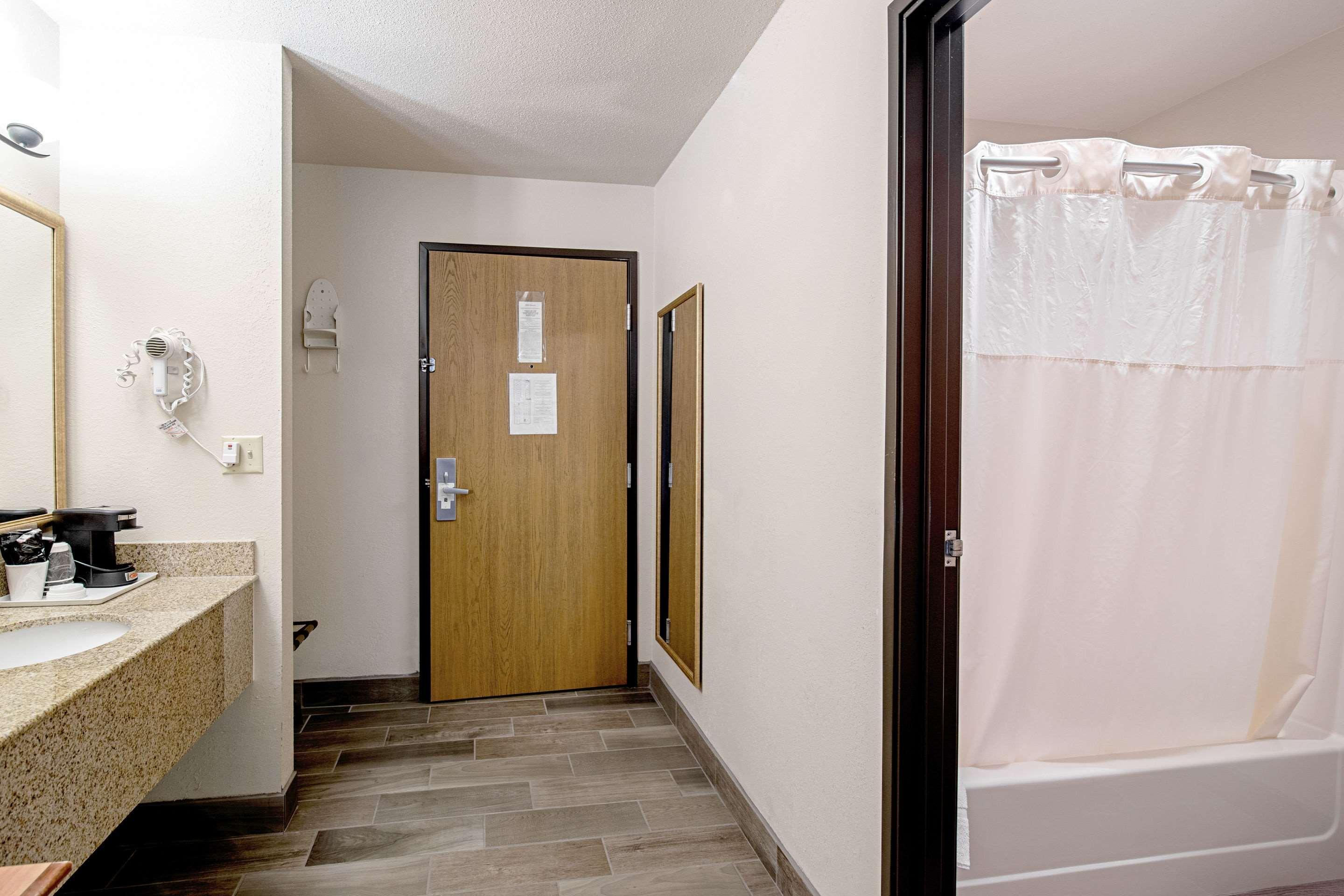 Quality Inn Huron Ngoại thất bức ảnh