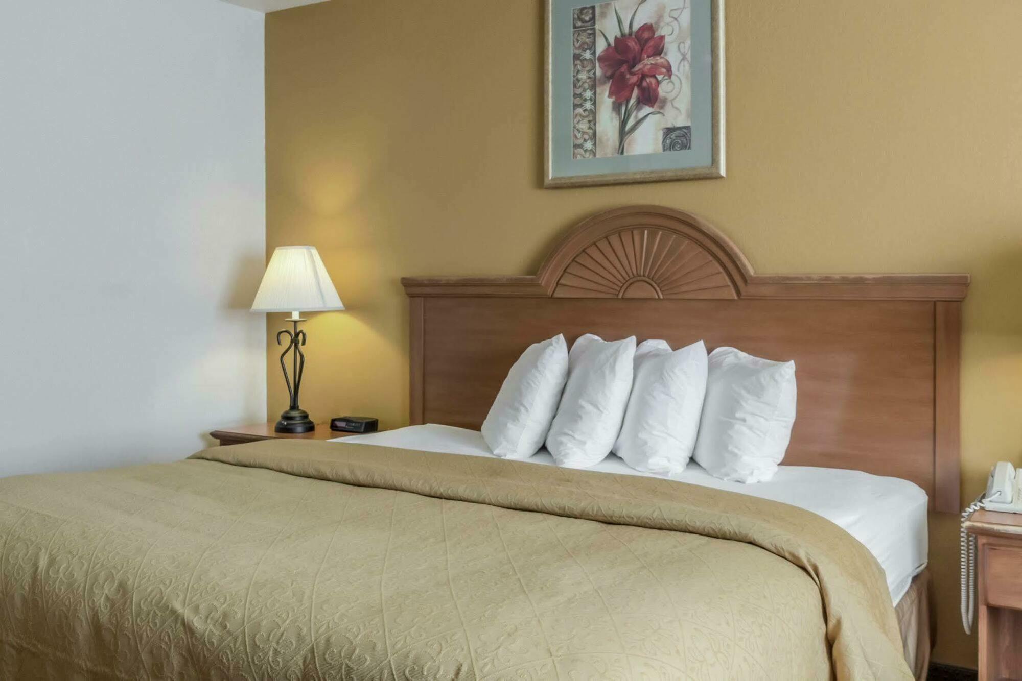 Quality Inn Huron Ngoại thất bức ảnh