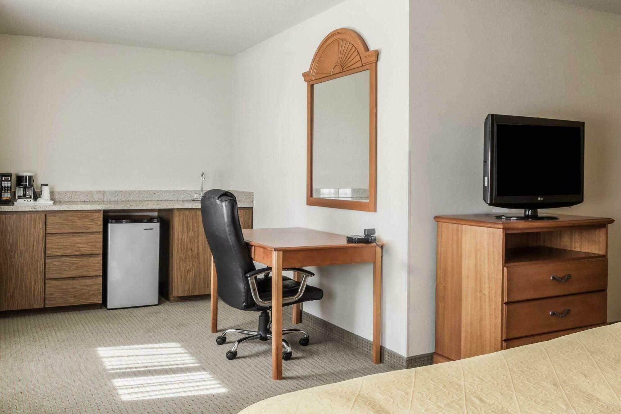 Quality Inn Huron Ngoại thất bức ảnh